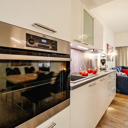 Prora - Familienfreundliche Ferienwohnung mit Terrasse, Waschmaschine und Gemeinschaftssauna - Ostseebrise Apartment